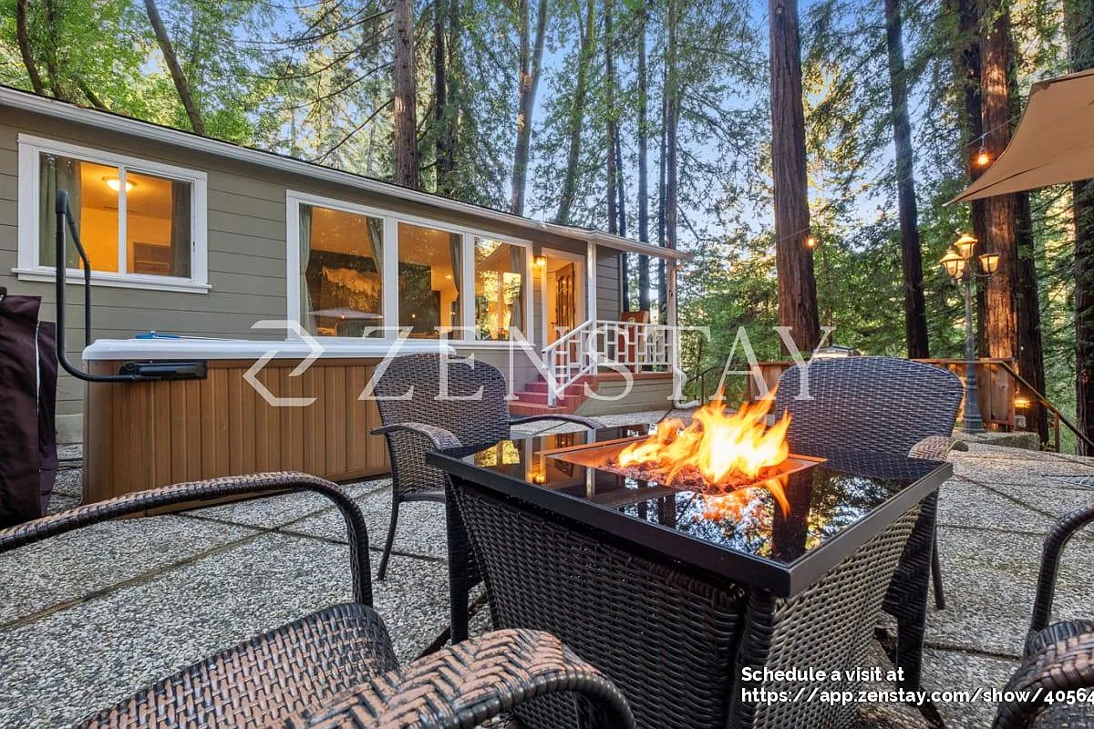 3 bed, 775 sqft, $4,200 — Photo 3