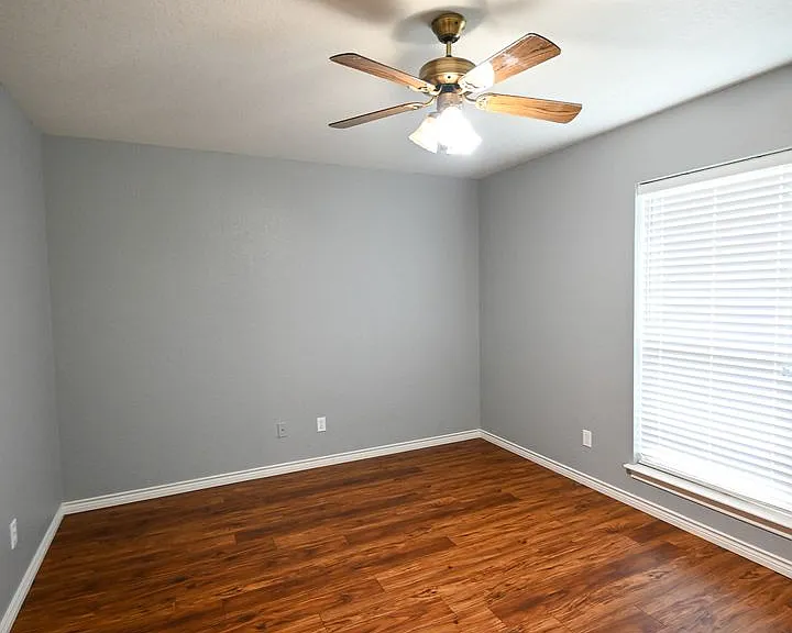 2951 N Trinity St — Photo 9