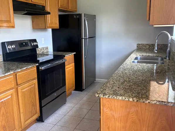 588 King Ln #A, Pea Ridge, AR 72751