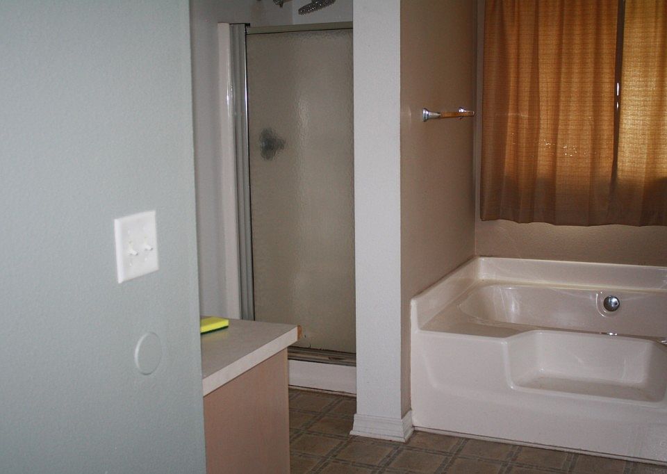 1st image of 2160 Chatsworth Dr