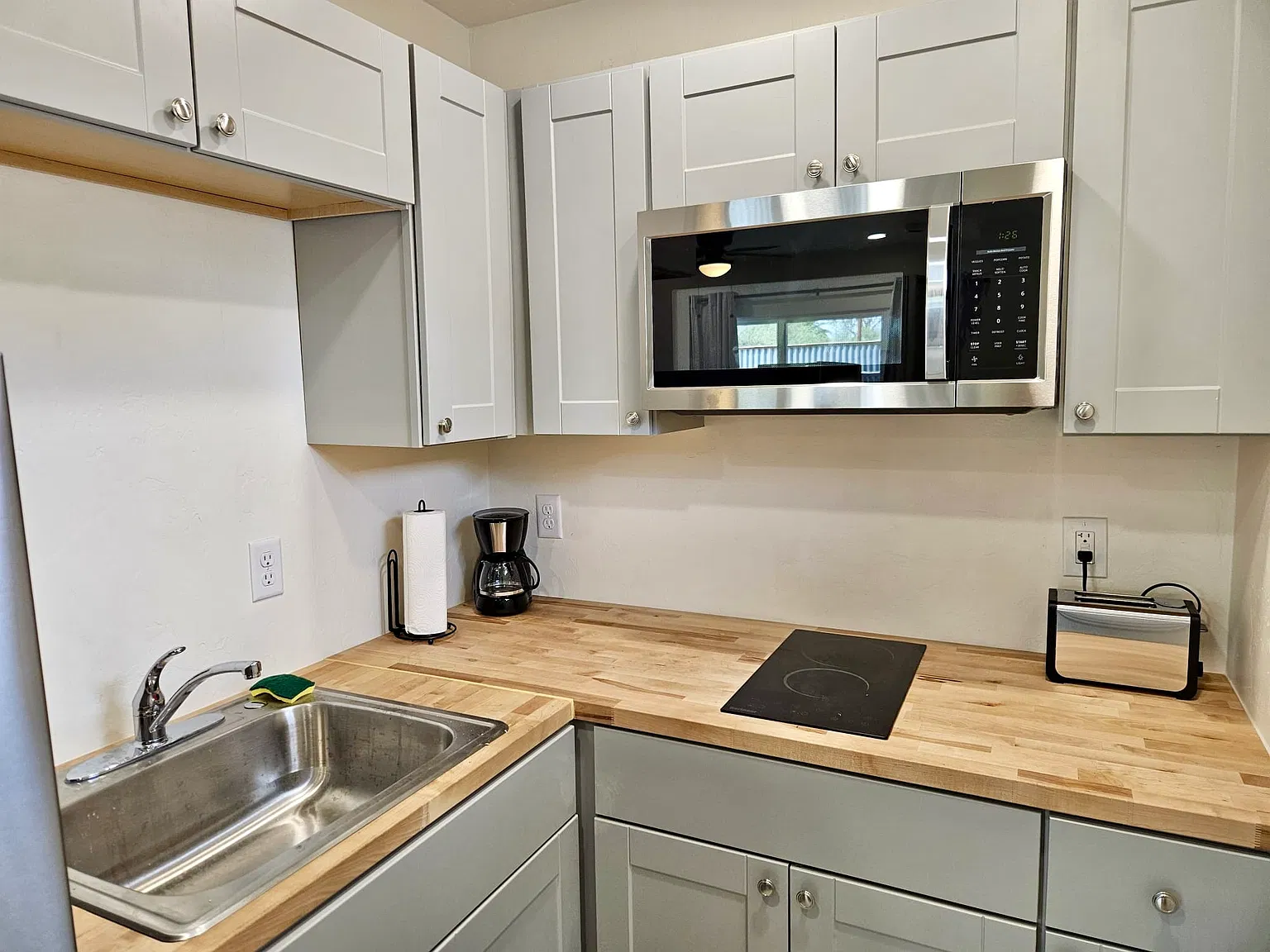 Studio, 280 sqft, $1,200 — Photo 2