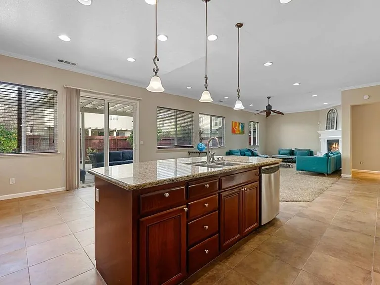 2090 Wisteria Pl — Photo 16