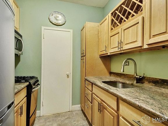 3rd image of 208 W 119th St APT 5M