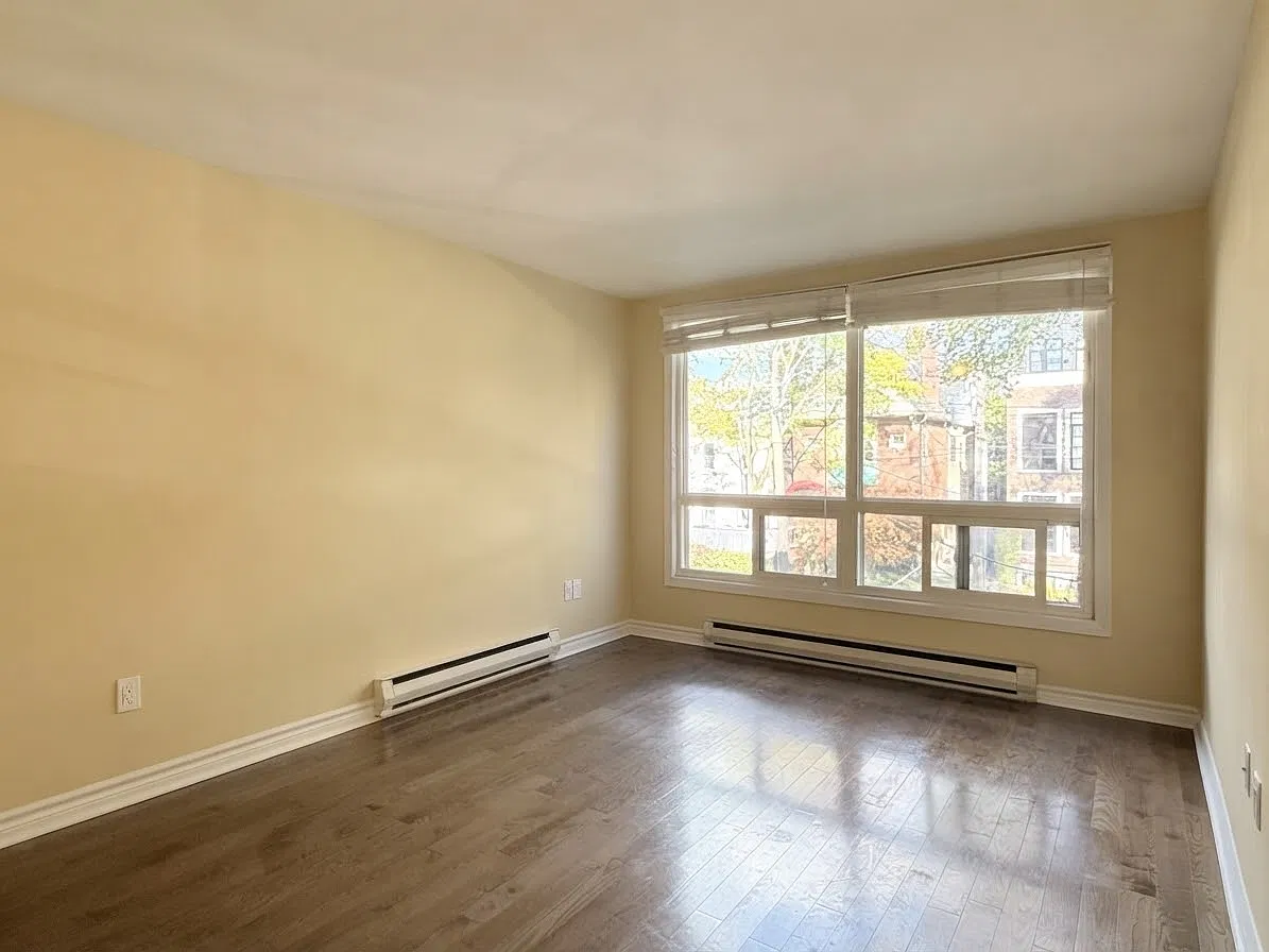 176 Howland Ave - 201 — Photo 2