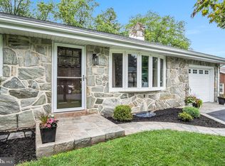 458 Leearden Rd, Hershey, PA 17033