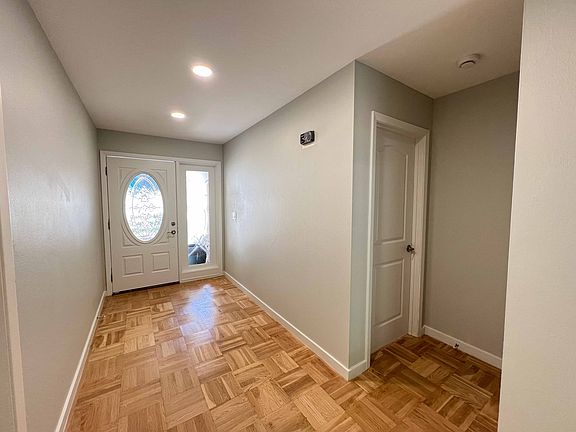 3rd image of 1613 Manzanita Ave
