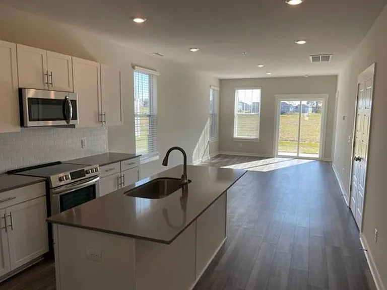 339 Casper Dr — Photo 6