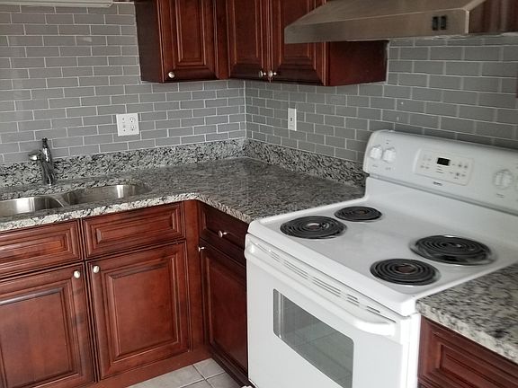 3rd image of 176 Lori Anne Ln #176