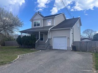 194 E Parkview Drive, Shirley, NY 11967