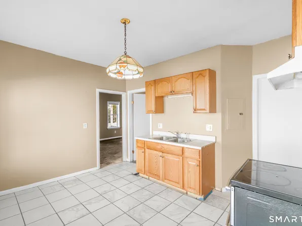 40 Bond St Unit 1, Hartford, CT 06114