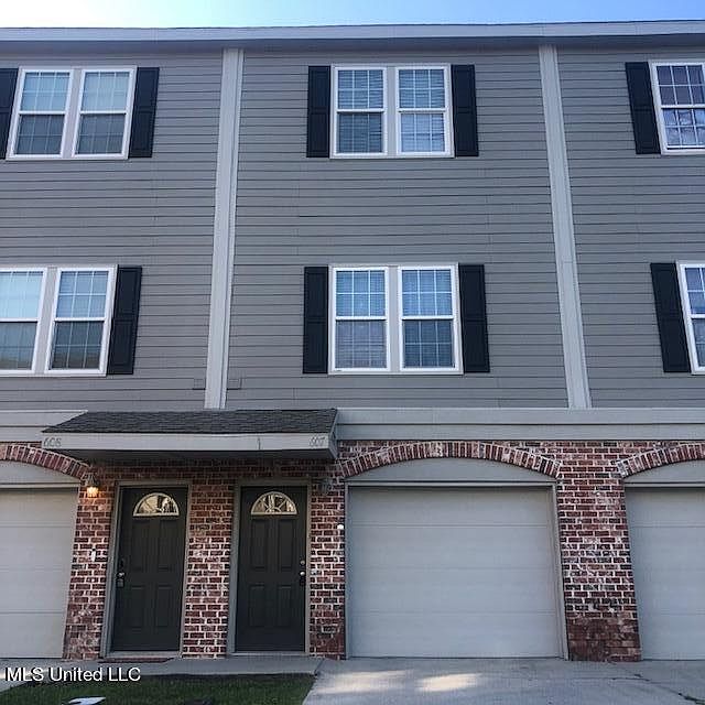 1st image of 607 Peach St #607