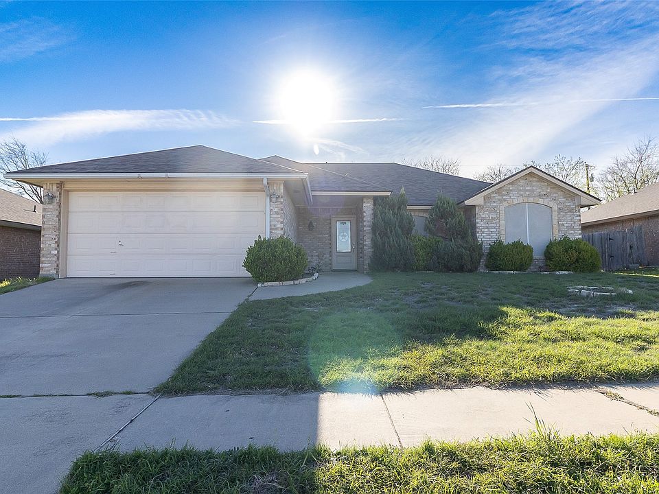 1st image of 3712 Foxglove Ln