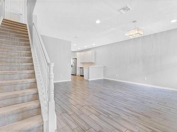 4th image of 3973 Poinciana Ln #3973