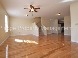 202 River View Ln, Norwich, CT 06360