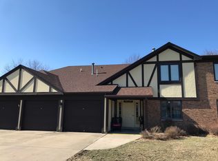 808 Carol Ct #C-8, Pontiac, IL 61764