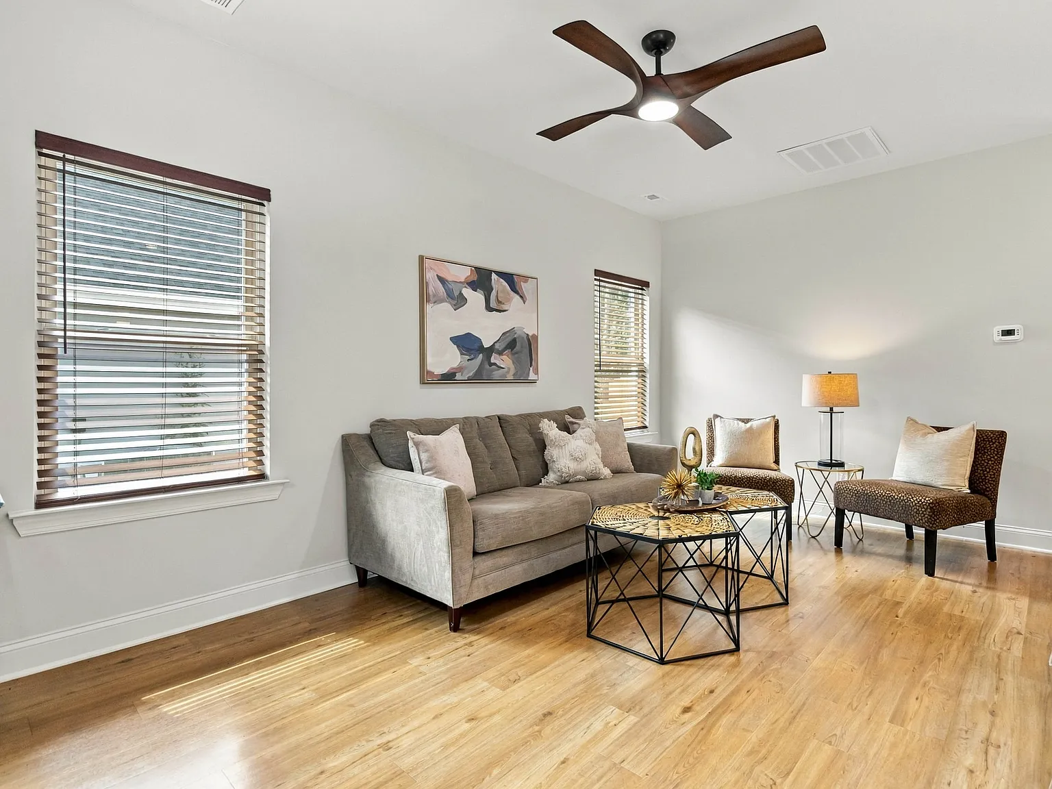 3 bed, 1212 sqft, $1,745 — Photo 3