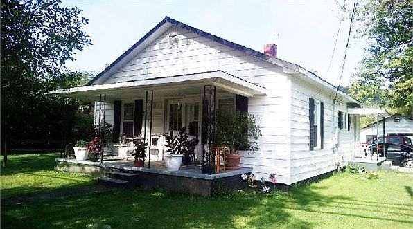 1st image of 586 Fairlane Dr