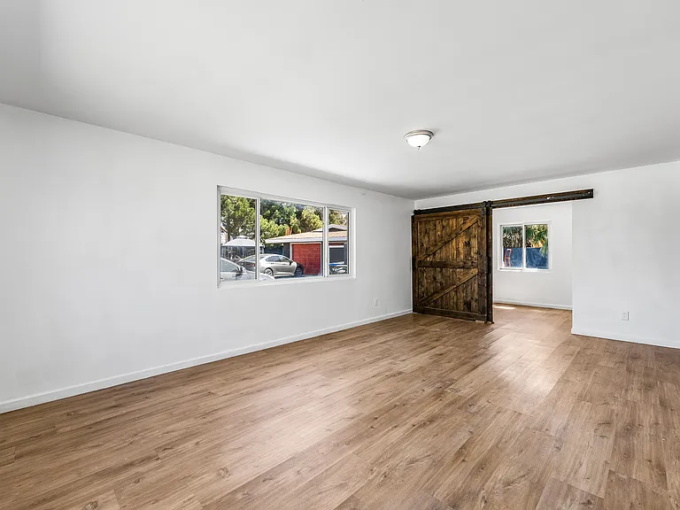 442 Lightcap St — Photo 13