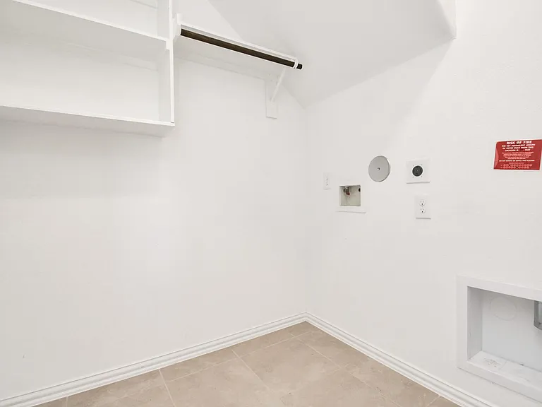 13002 Sheildaig St — Photo 26