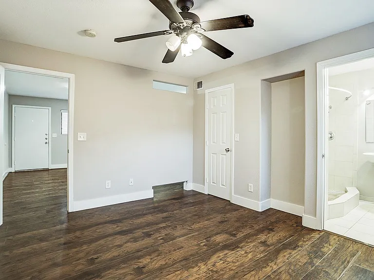 TLP Hawthorne — Photo 9