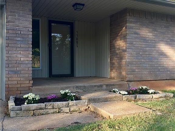 2nd image of 11805 Hollyrock Dr