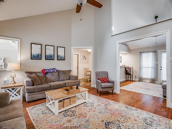 4th image of 1857 Yorkshire Cir