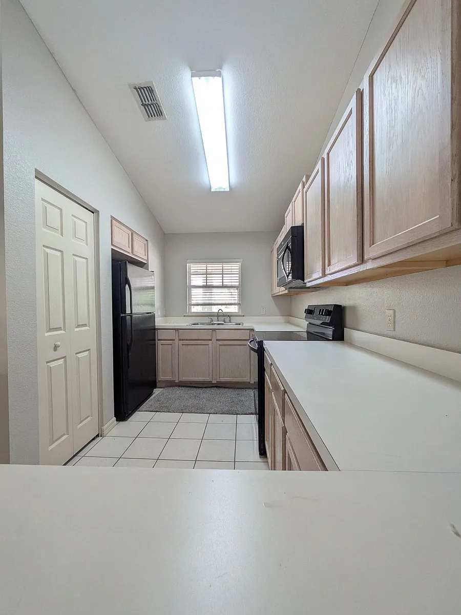Building Photo - 5941 Topher Trl