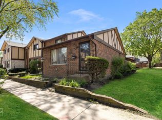 18W167 Buckingham Ln, Villa Park, IL 60181