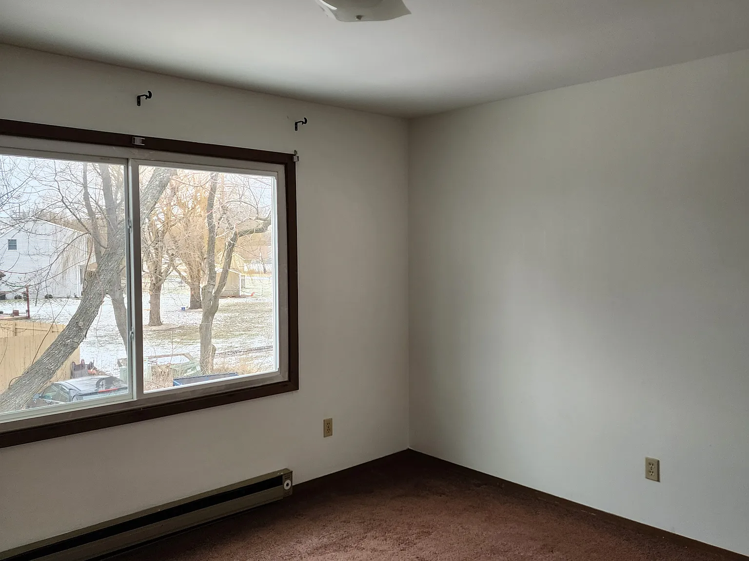 510 W Daisy Pl — Photo 3