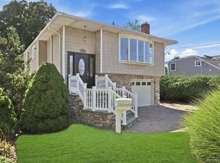 6 Adam Rd W, Massapequa, NY 11758