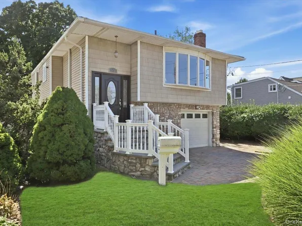 6 Adam Road W, Massapequa, NY 11758
