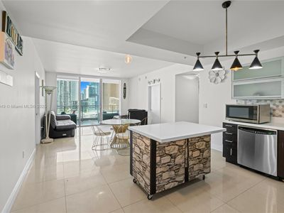 90 SW 3rd St APT 2215, Miami, FL, 33130