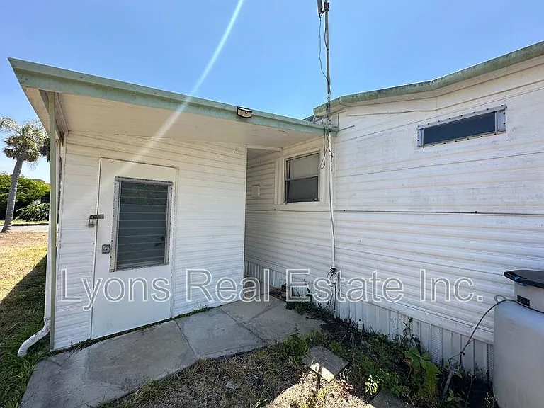 140 Lamplighter Ln — Photo 15