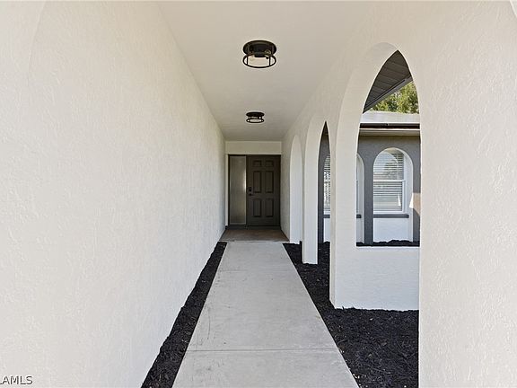 4th image of 1439 SE 18th Ter