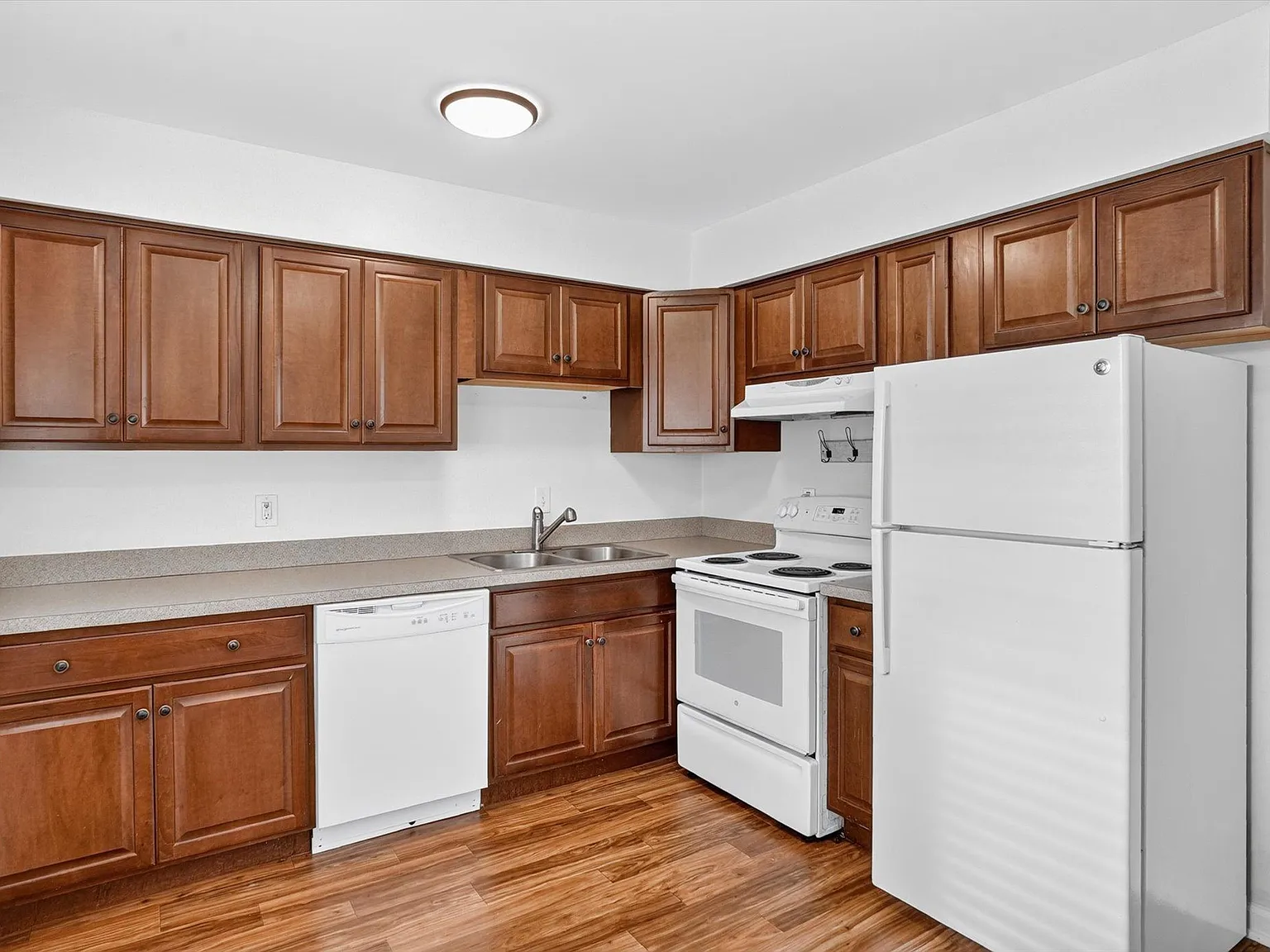 2 bed, 1.0 bath, 900 sqft, $1,125 — Photo 4