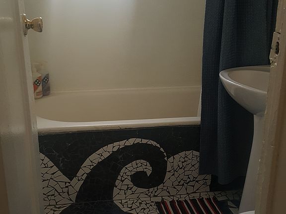 3rd image of 3205 Descanso Dr APT 203