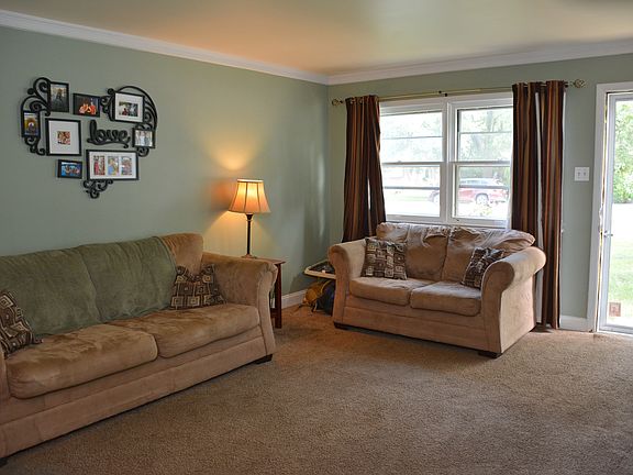 4th image of 15132 La Crosse Ave