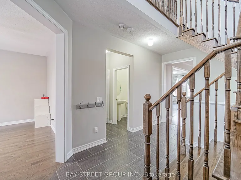 7 Gordon Landon Dr — Photo 9