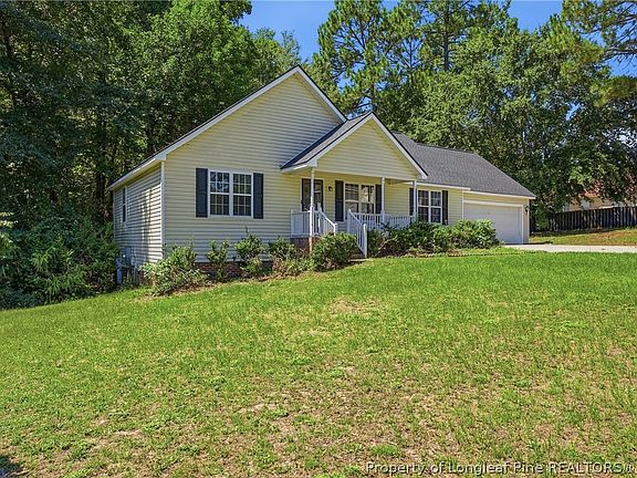 3rd image of 30 Weymouth Cir