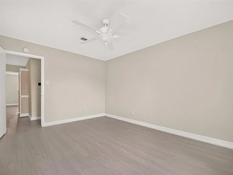 10383 Briar Forest Dr — Photo 24