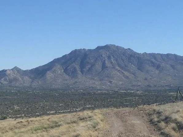 3050 W Rugged Spirit Trl, Paulden, AZ 86305