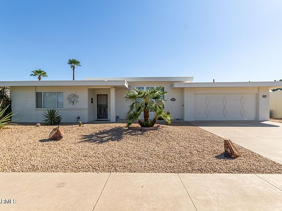 3rd image of 11013 W CRESTBROOK Drive