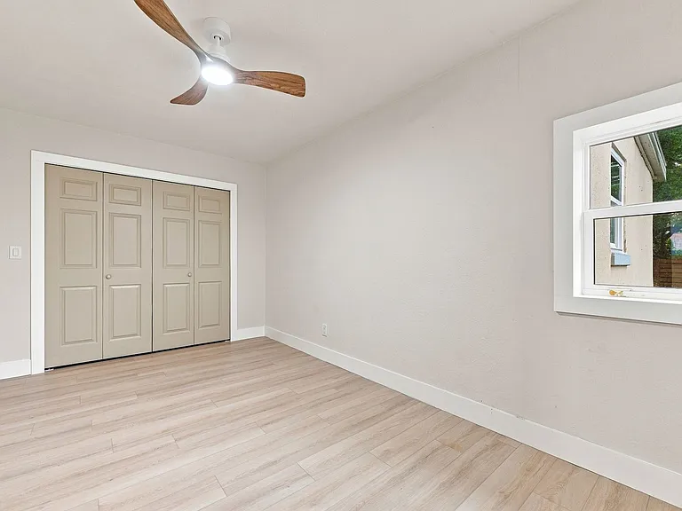 1161 Howard St — Photo 21