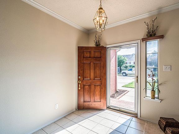 4th image of 12771 Honey Locust Cir