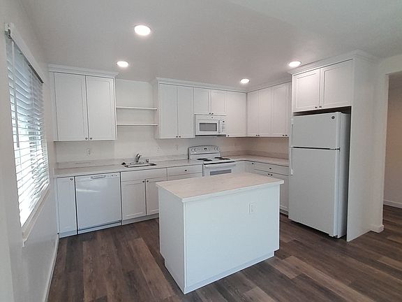 5th image of 599 S Eliseo Dr #3