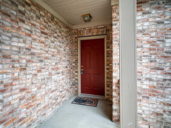 4th image of 4613 Courtyard Dr