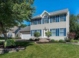 2067 Plum Tree Rd, Bettendorf, IA 52722