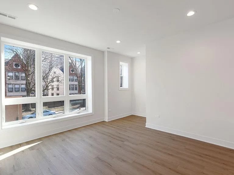 4224 S Langley Ave #2 — Photo 9