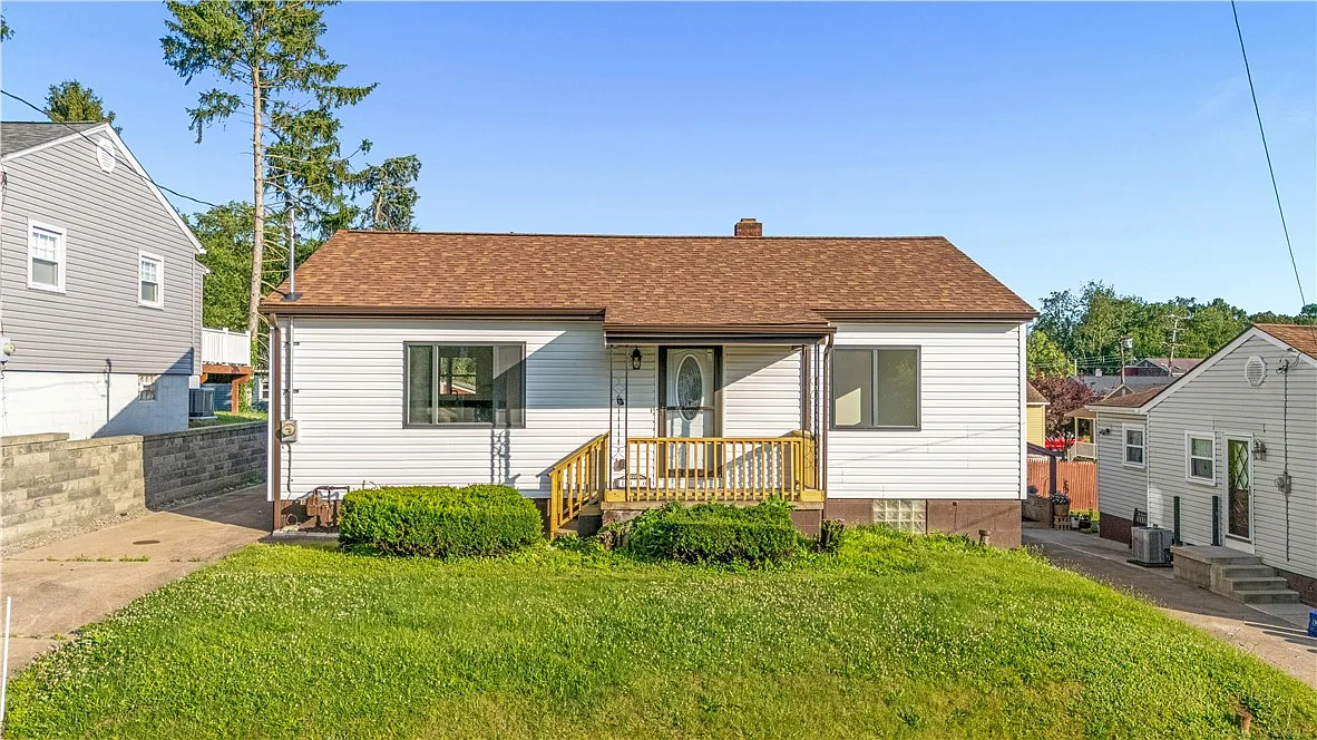 1016 Phillips St photo 1