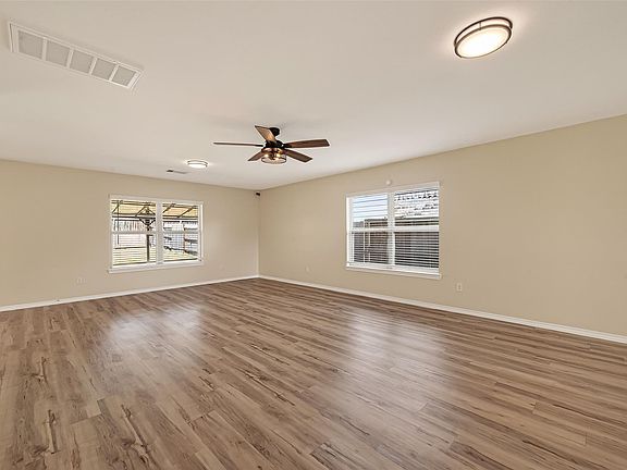 5th image of 1308 Winding Willow Drive